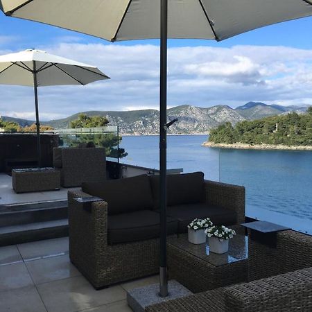 High View-A Seaside Villa With Huge Jacuzzi Račišće Eksteriør bilde