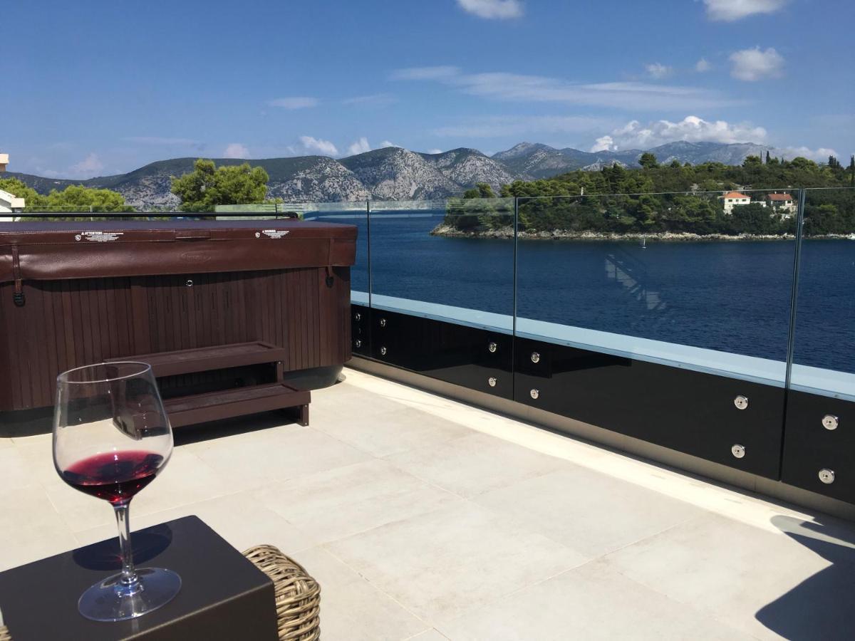High View-A Seaside Villa With Huge Jacuzzi Račišće Eksteriør bilde